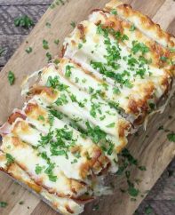 This Ham and Cheese Pull Apart Bread is quite possibly the perfect lunch/brunch recipe and easy to make