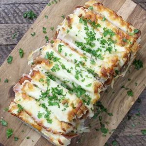 This Ham and Cheese Pull Apart Bread is quite possibly the perfect lunch/brunch recipe and easy to make